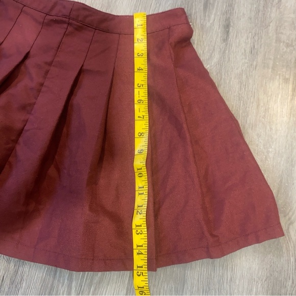 Forever 21 Burgundy Pleated Mini Skirt Size M Women’s Schoolgirl Style - Picture 7 of 9